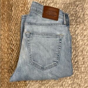 Abercrombie & Fitch Men's Light Wash Super Skinny Jeans W/Stretch